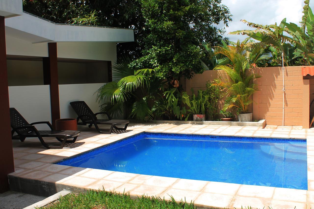 All Days Inn And Out San Salvador Exterior foto
